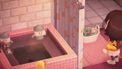they&rsquo;re having a bubble bath together
