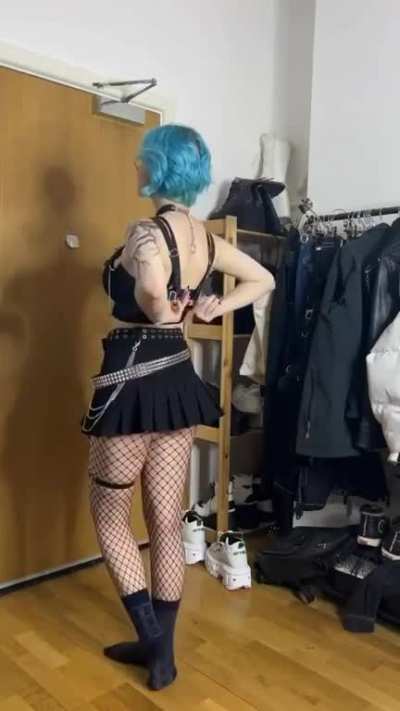 TikTok Goth Chick 😘 More 🔥 In The Comments 👇🏼