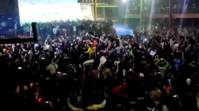 Mientras tanto en Bangladesh.