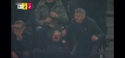 Oliver Kahn reaction to Dortmunds 2nd goal.