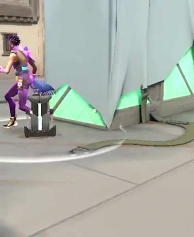 The way she picks her up