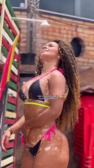 Nat&aacute;lia Deodato (@natalia.deodato)