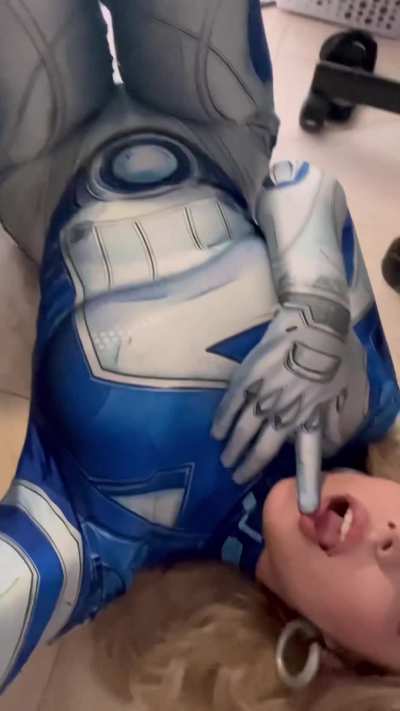Invisible Woman [Fantastic Four] by (Dissociate)