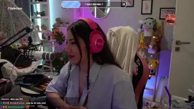 &Ouml;zge Azunyan