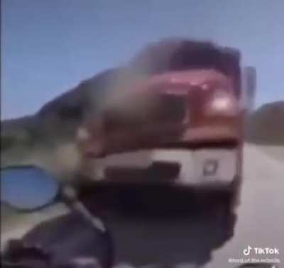 don&rsquo;t worry, truck is chill