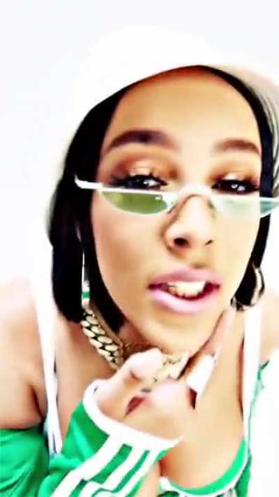 She's so fine 😫