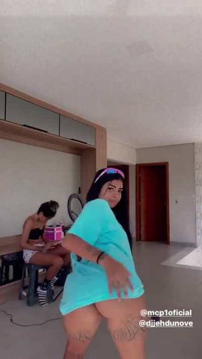 mc lya dan&ccedil;ando (muito gostosa)