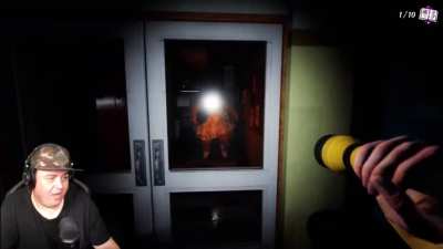 She can&rsquo;t open the door&hellip;