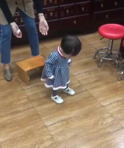 What a dumb ass baby