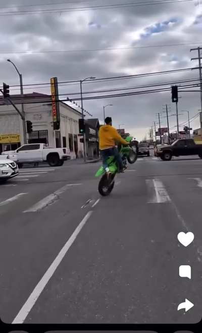 Motorcycle guy is an idiot, but shouldn&rsquo;t the SUV have stopped?