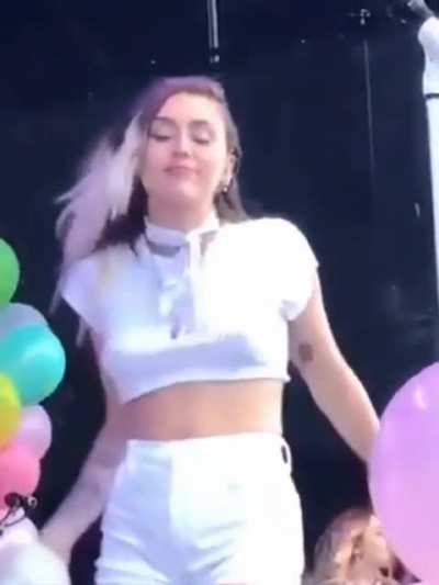 Miley Cyrus blessings us!!
