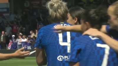 Sam Kerr (Chelsea W) outrageous volley against Manchester United