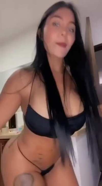 El nombre de ella ?