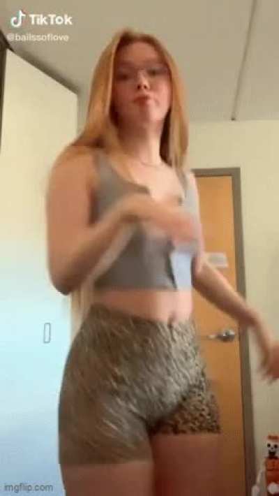 Redhead TikTok PAWG 👩🏻&zwj;🦰🍑 Bailssoflove