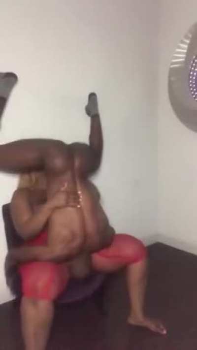 oh my GOODNESS, this man is a horse and an acrobat too 🍆🤸&zwj;♂️ 116 Full sextapes in comments‼️