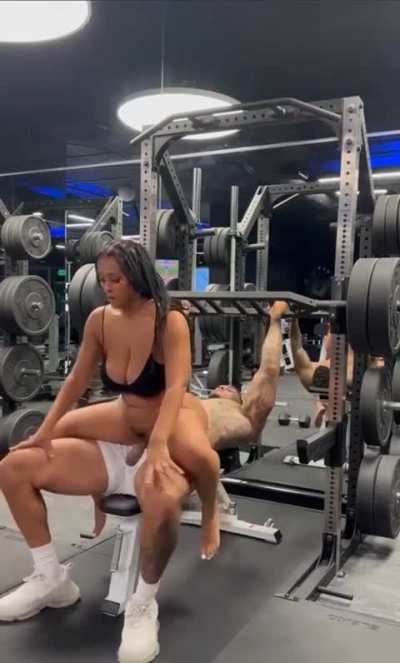 🏋🏾‍♂️<wbr>🏴‍☠️