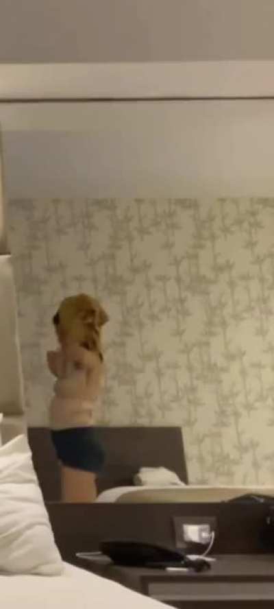Tetas de la Martu Boden. Se le vieron en el stream de la jefa, pero como era tarde no ten&iacute;a muchos viewers