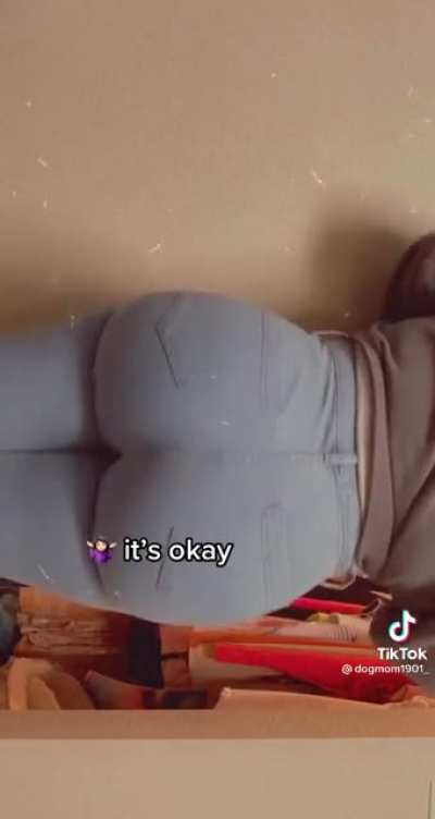 In JEANS!?!?! 🍑🍑🍑