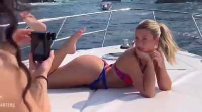 So hot 🍑