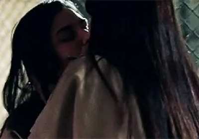 Diane Guerrero and Jackie Cruz in Orange is the new black