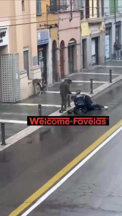 Guy gets arrested after running over cops during a traffic stop