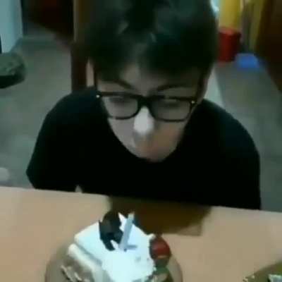 Seguidor de agusbob celebrando su cumplea&ntilde;os n&uacute;mero 15 😎👍