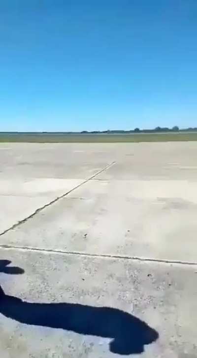 A-4 Skyhawk doing a high speed low pass [video]