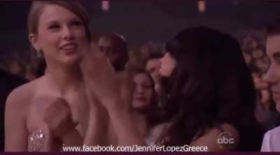 JLO dice &ldquo;Mi gente Latino&rdquo; , y la Taylor Swift dice &ldquo;She speaks Spanish?&rdquo;