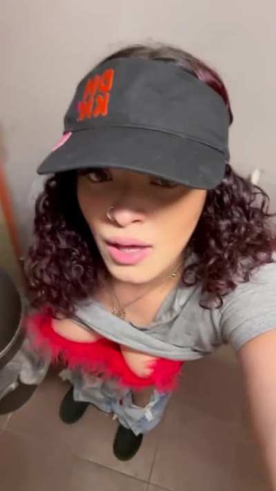 Hopefully my boss doesn&rsquo;t find out i&rsquo;m fucking a dildo instead of making coffees