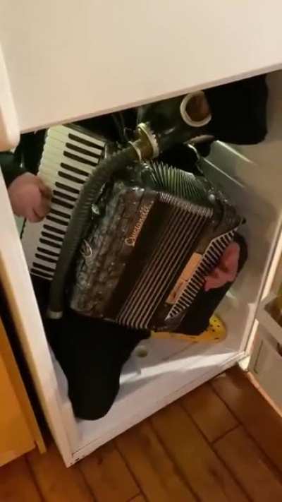 &Eacute; um belo m&uacute;sico num belo lugar