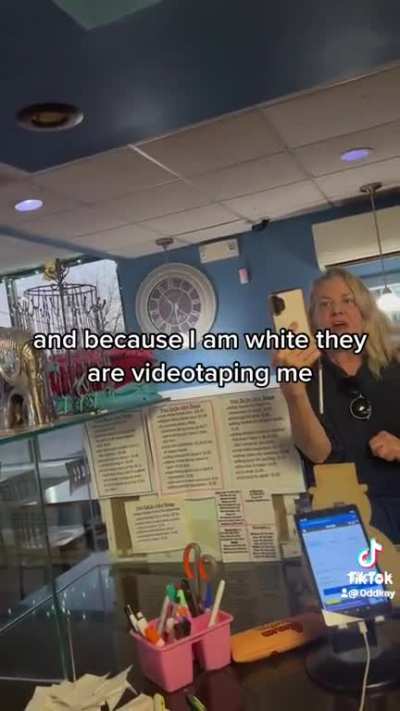Karen at a pizza shop