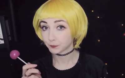 VisualSounds1 teasing in cosplay