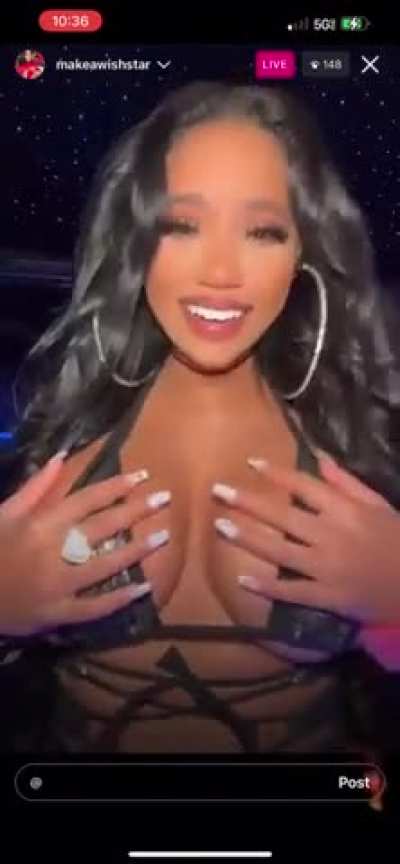 Makeawishstar nip slip