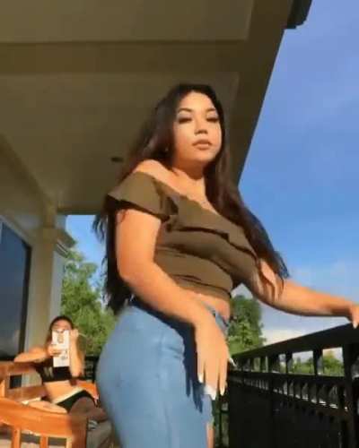 Niki Hughes in tight blue jeans