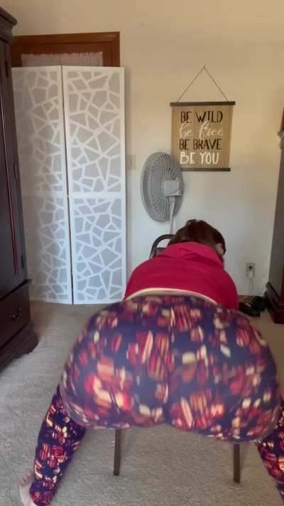 When my twerk turns into a fart show&hellip;Who&rsquo;s brave enough to sit under me?? 💨 🍑