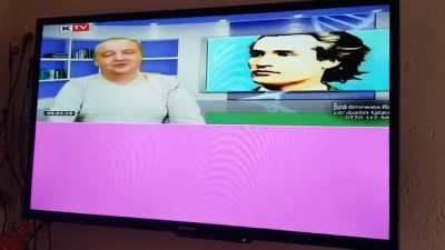 I found this disturbing romanian TV channel (sound on)