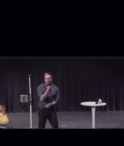 Really want to highlight how bad this is to fuck this up 🤣 you only got a handful of Christian songs and NO 9-5 job, cuz this is your job right? And you failed miserably . Just a big blob up there, stuttering Stanley 🤡