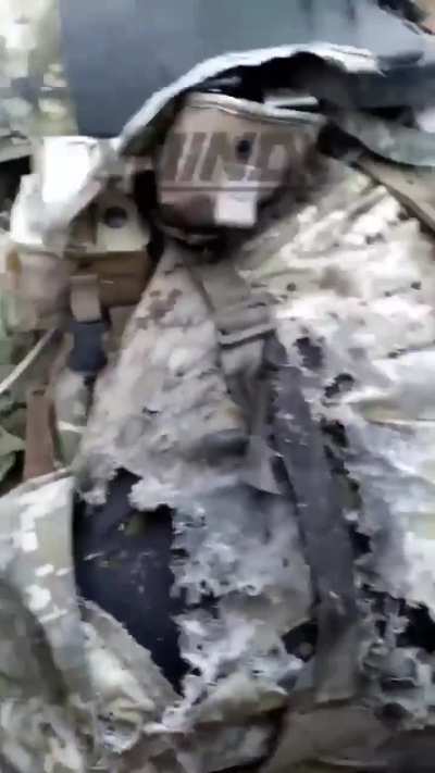 Russian soldiers kill trench fill of ukrainian soldiers