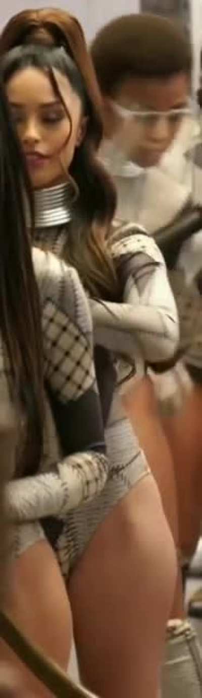 Rae in Bella's music video