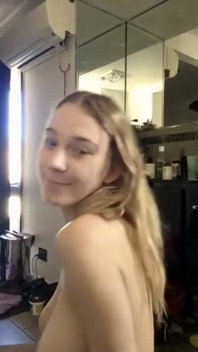 She is perfection 😍 ( Her Free Album In Comments )