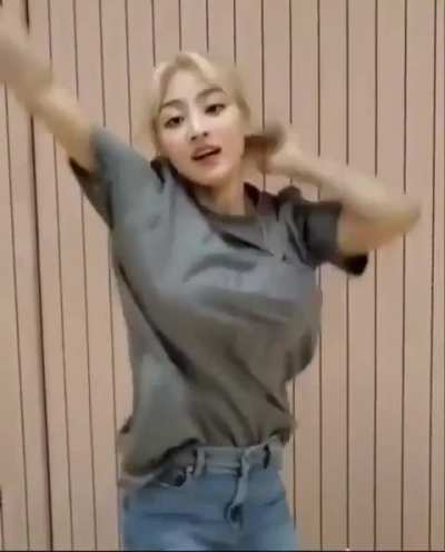 Busty Jihyo