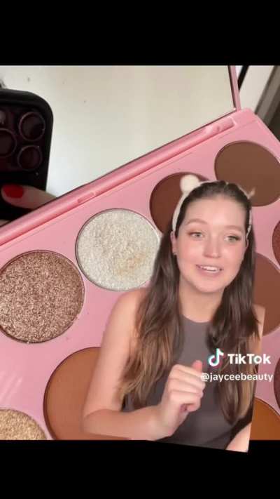 Beauty Influencer speaks about her &ldquo;bad experience&rdquo; with KimChi cosmetics