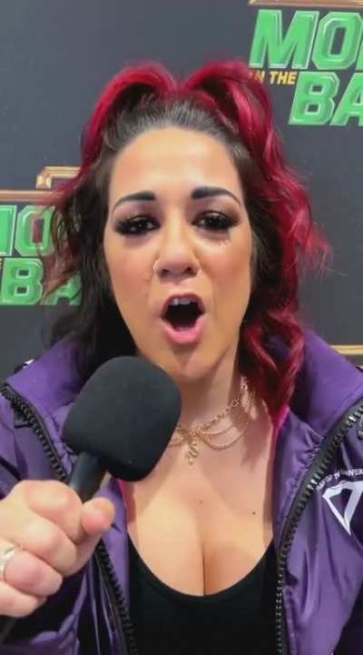 Bayley: Cleavage