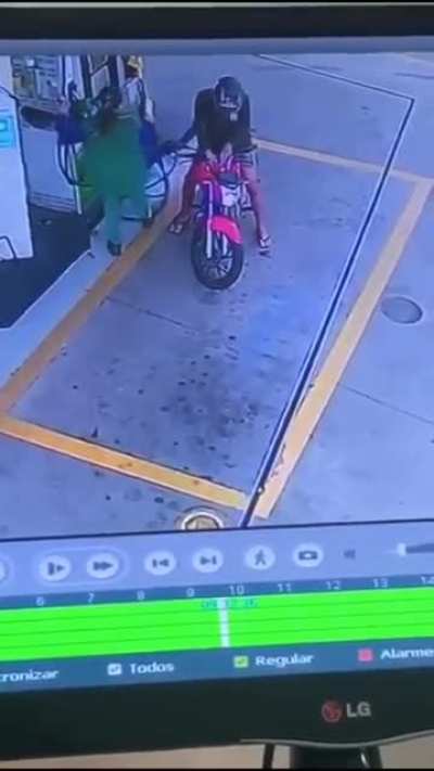 Trying to run away and not pay for the gas