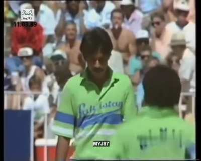 Aaqib Javed flattens Jeff Crowe’s leg pole