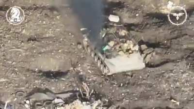 Russian assault group riding a BMP gets eliminated (location unclear)