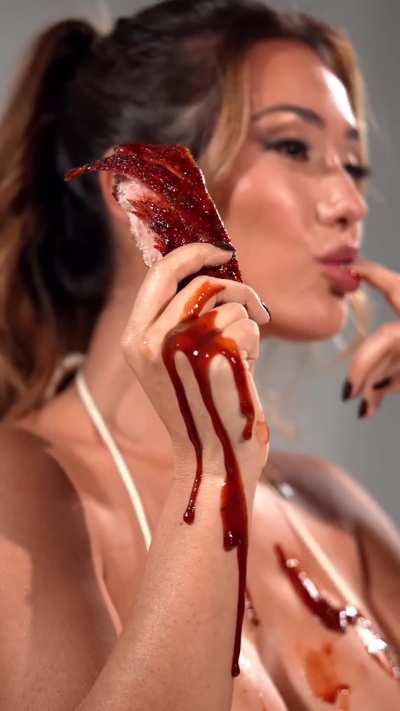 Eva | Finger licking&rsquo; good