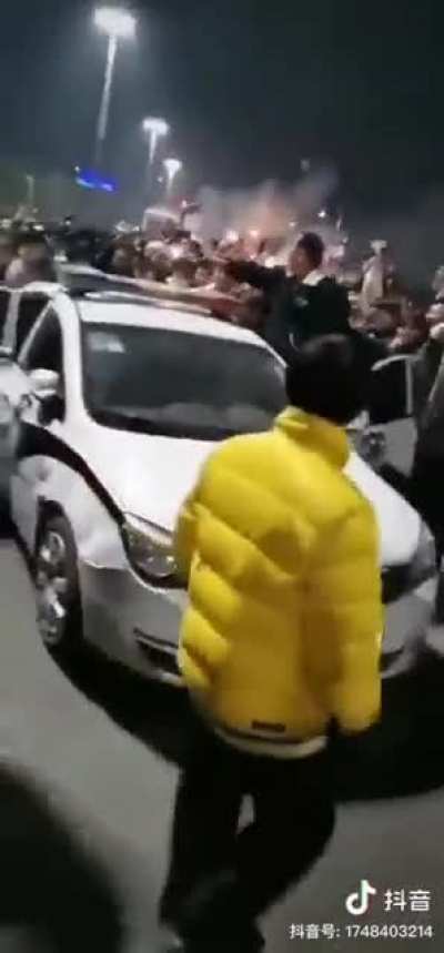 黑狗想跑？！