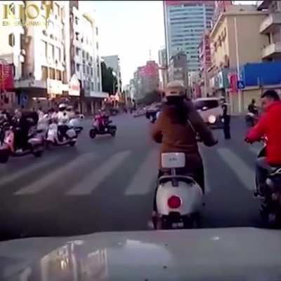 Can't even have a peaceful redlight stop