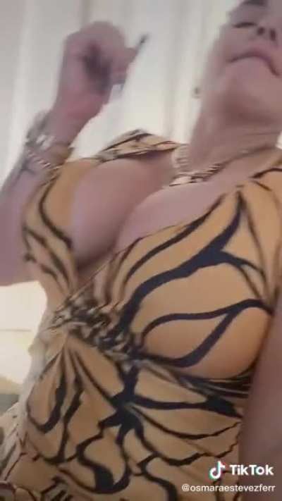 Malu Aunt bad af